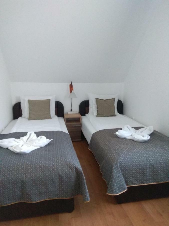 Tiszafüred Nadas Panzio מראה חיצוני תמונה